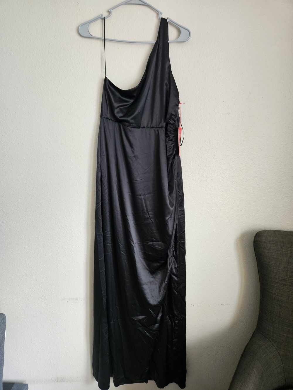 Elegant One-Shoulder Black Satin Maxi Dress